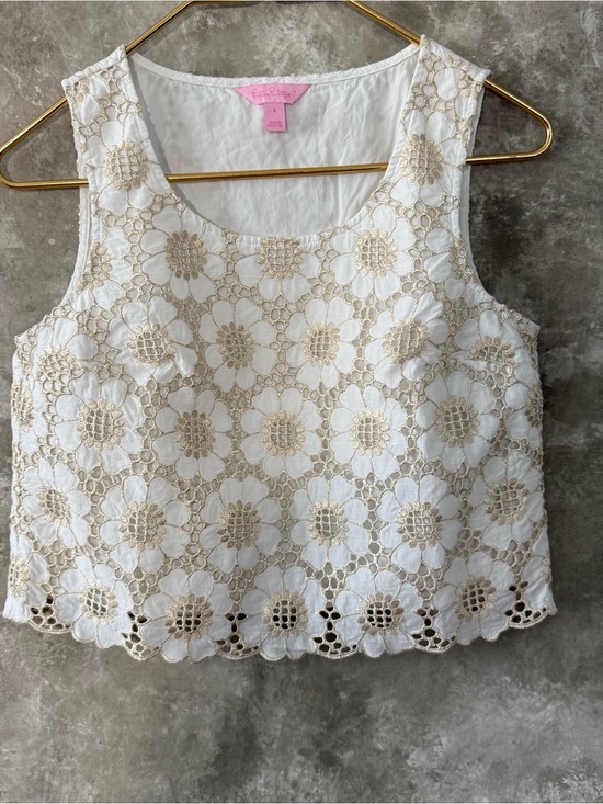 Lilly Pulitzer Tops - Lilly Pulitzer White Floral Lace Cropped Tank with Gold Accents (B21)